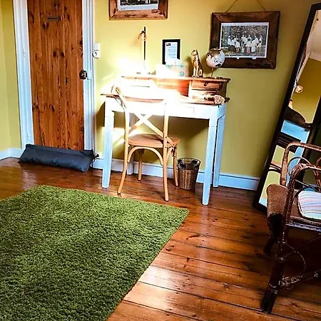 Abri Du Passant Bed & Breakfast