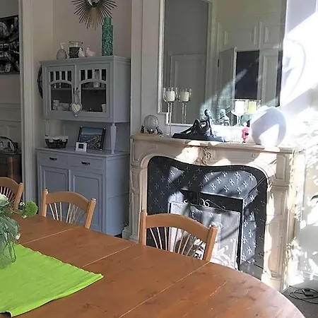 Abri Du Passant Bed & Breakfast