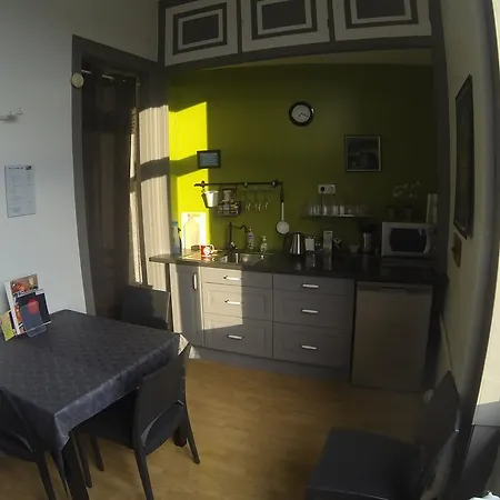 Abri Du Passant Bed & Breakfast