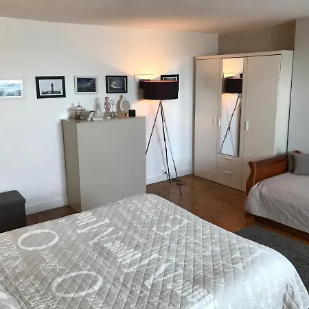 Abri Du Passant Bed & Breakfast