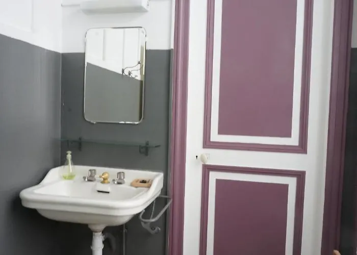 Abri Du Passant Couette-café 3*